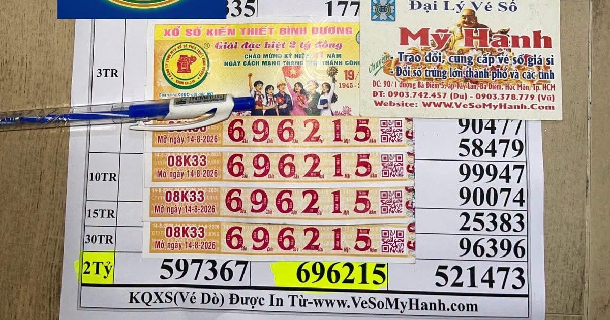 Người đàn ông ở TP.HCM trúng 8 tỉ xổ số miền Nam, cùng vợ đi gửi tiết kiệm
